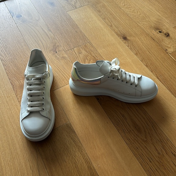 Men's Oversized Sneaker - White - Size 11. - Picture 3 of 7